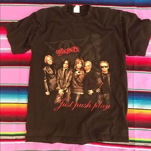 OFFERS WELCOME Vintage Aerosmith Band Tshirt